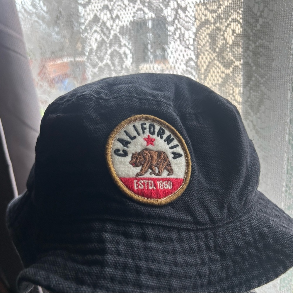 bucket hat
